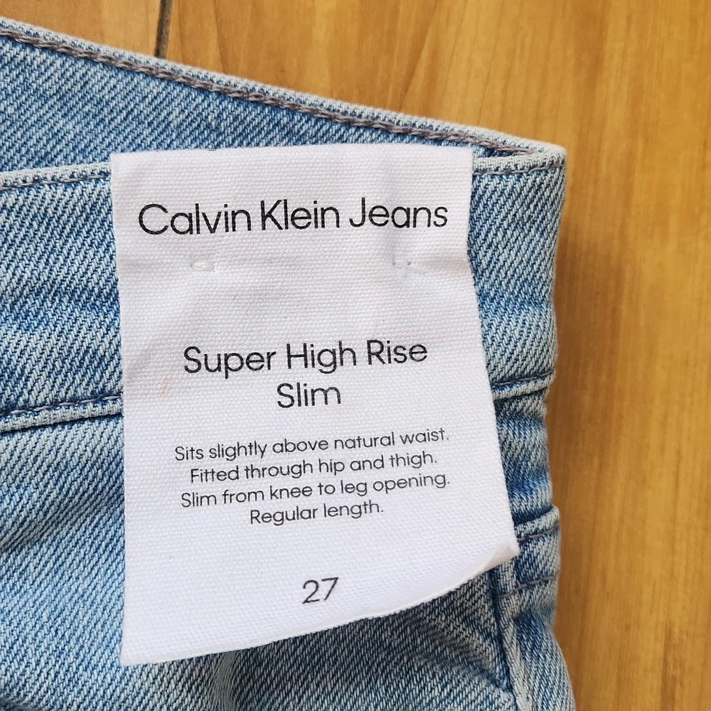 Jean - Picture 2 of 8